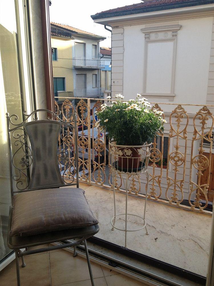 Hotel La Petite Maison Viareggio Dış mekan fotoğraf