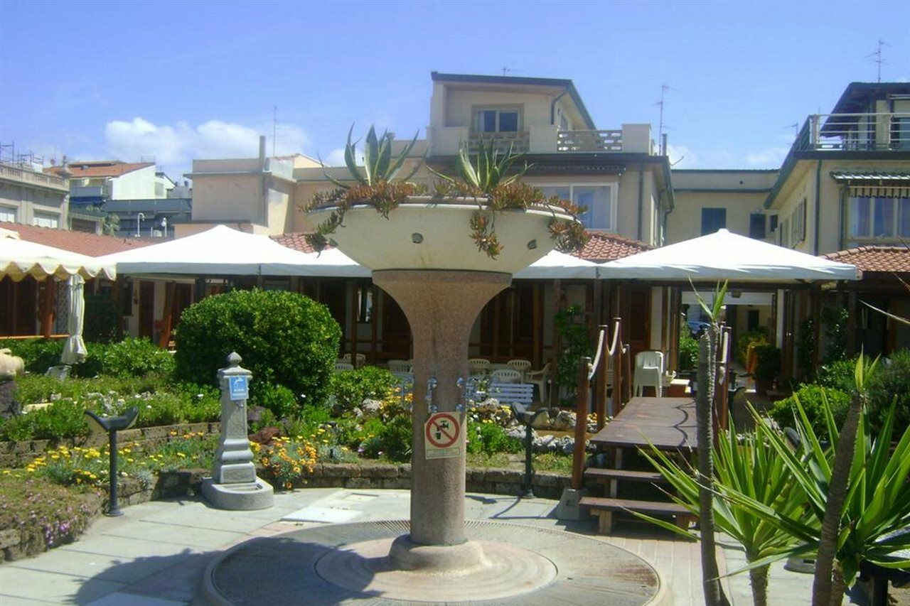 Hotel La Petite Maison Viareggio Dış mekan fotoğraf